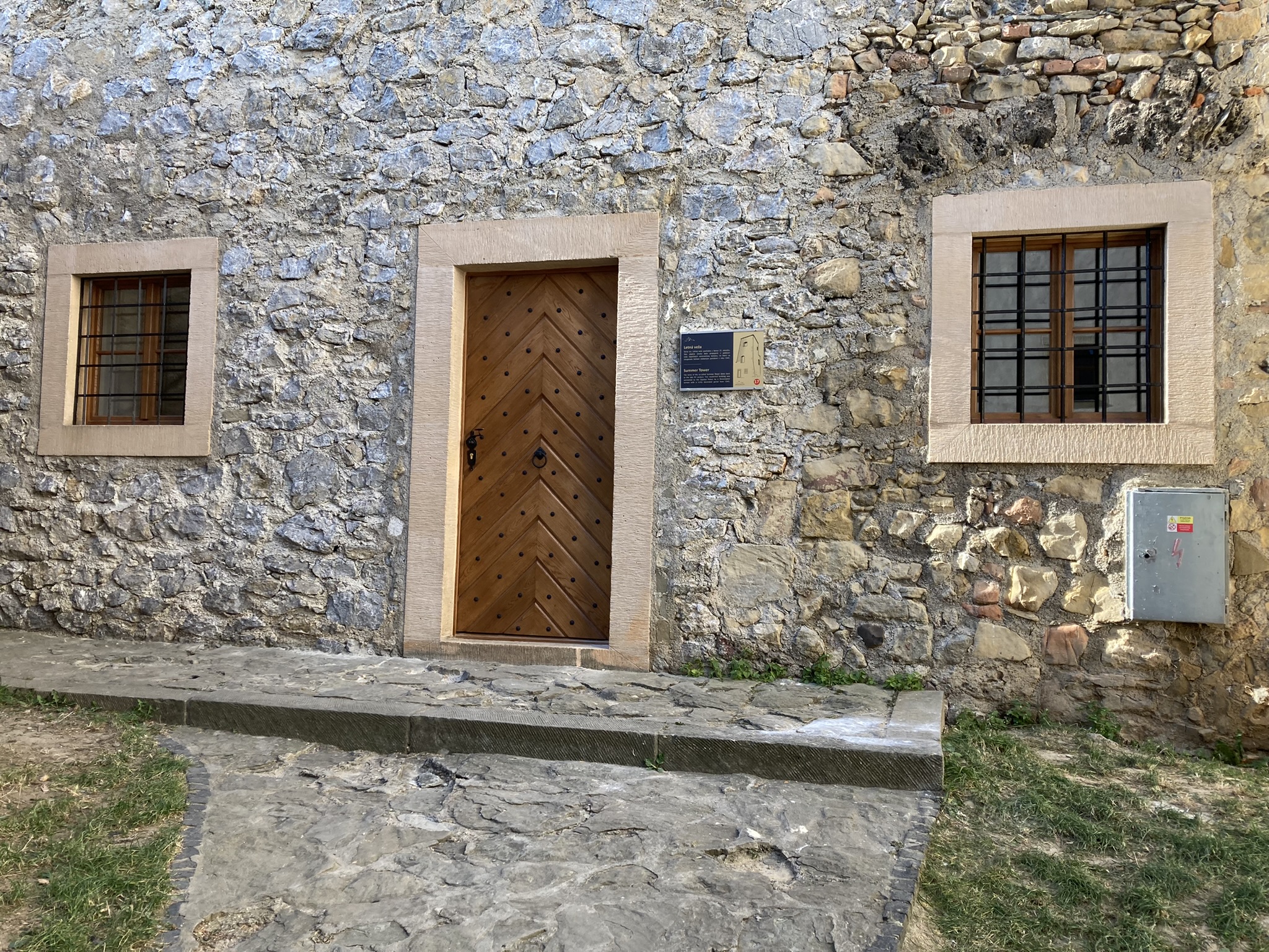 Trenčiansky hrad - 5. brána, letná veža 29